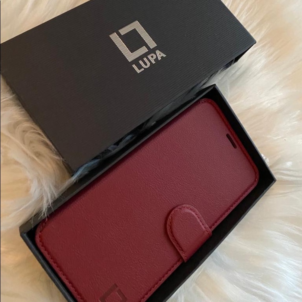 Burgundy iphone 11 pro case from LUPA